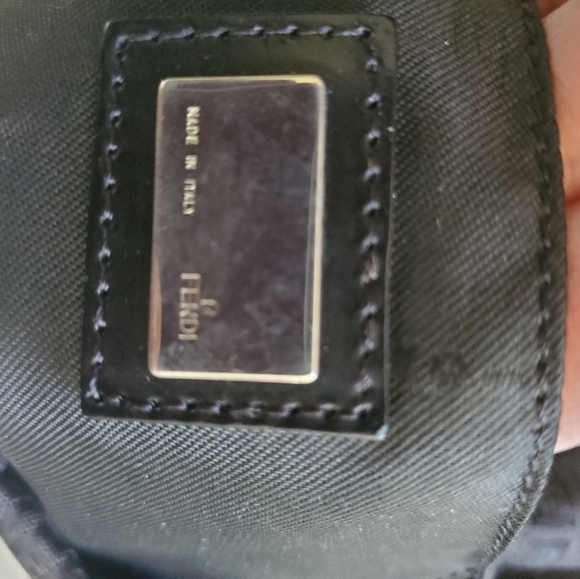 💥💥SOLD💥💥 FENDI SHOULDER BAG - Picture 4 of 8